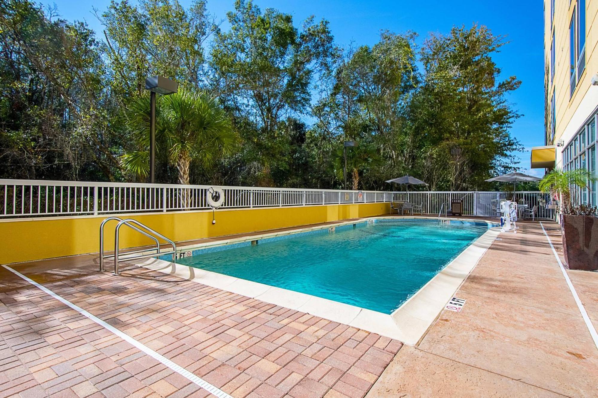 Springhill Suites Tampa North/Tampa Palms Esterno foto